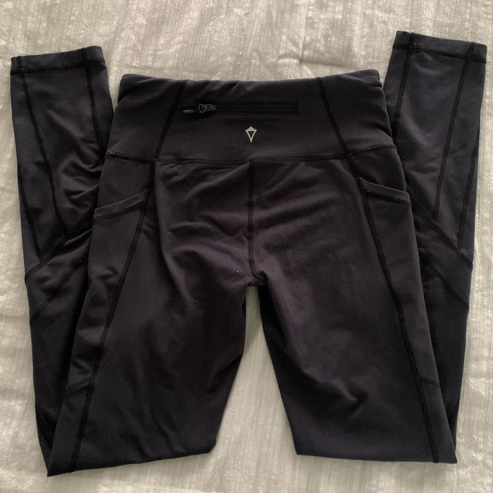 Girls Lululemon Ivivva leggings